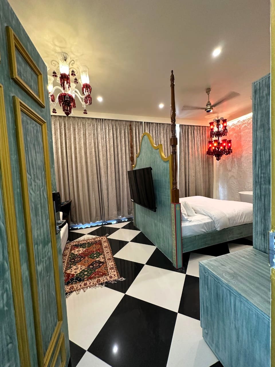 Artistic Suite Room